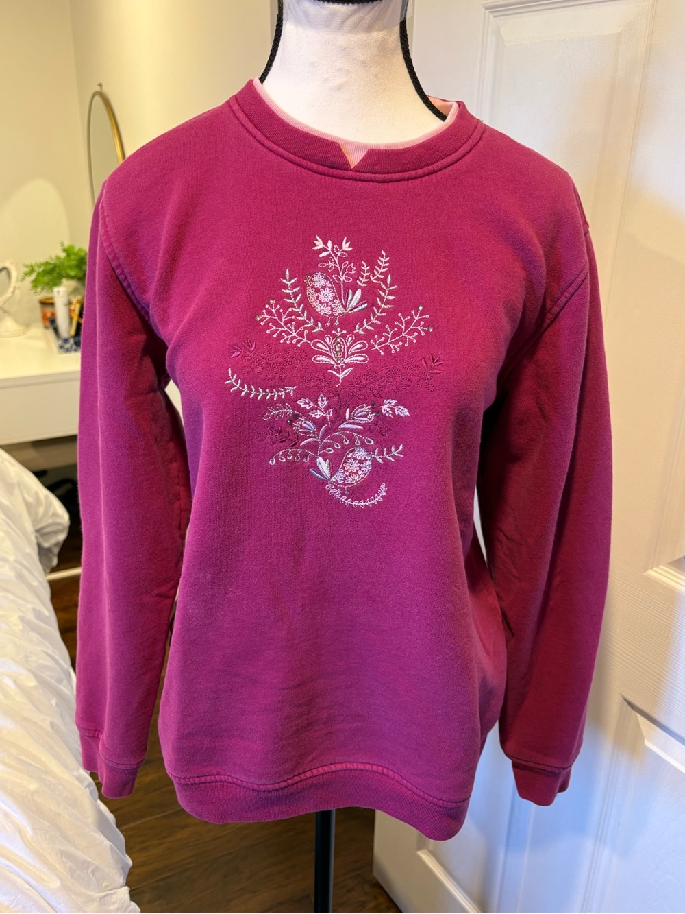 Northern Reflections Pink Embroidered Bird Floral Crewneck Sweatshirt S